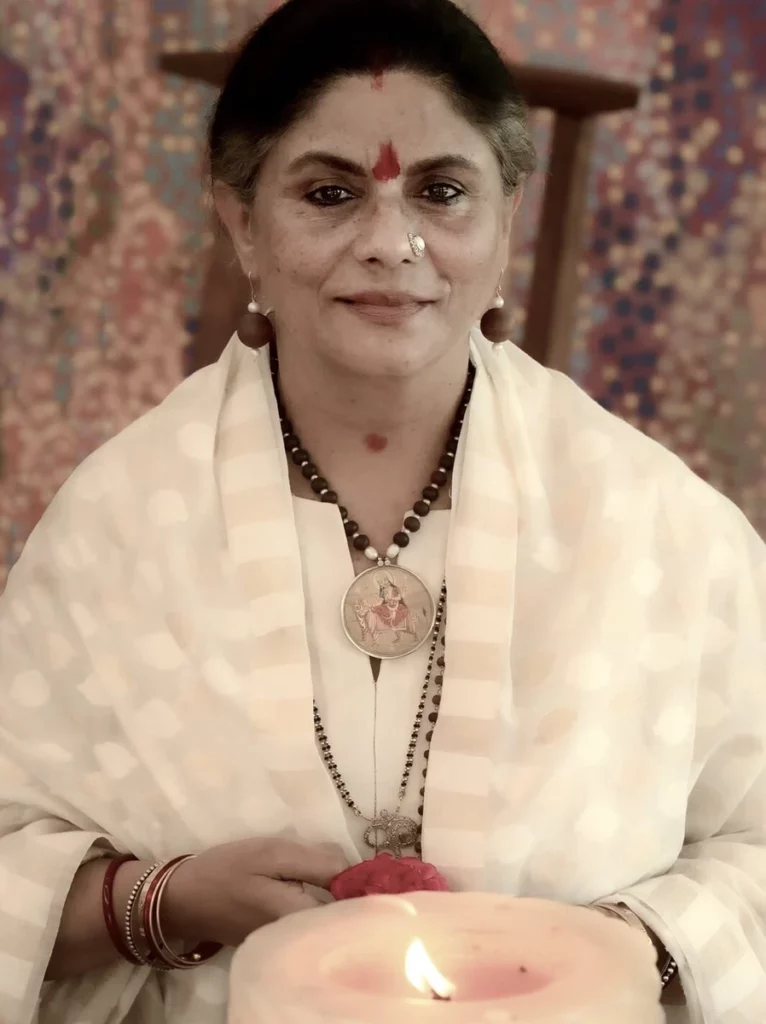 India Yoga Retreat Teacher Yogini Shambhavi